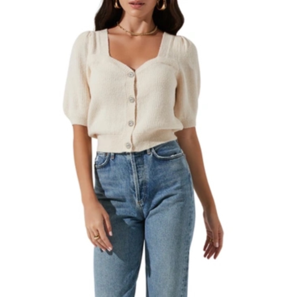 ASTR the label sweetheart neck puff sleeve cardigan cream sz medium like new